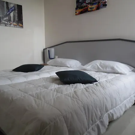 Hotel'n De 호텔 2*